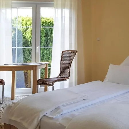 度假居 Large, Comfortable Villa, Private Garden 格里兹鲍