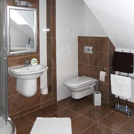 Large, Comfortable Villa, Private Garden Dom wakacyjny