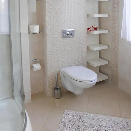 Large, Comfortable Villa, Private Garden Dom wakacyjny *