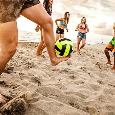 Large, Comfortable Villa, Private Garden *