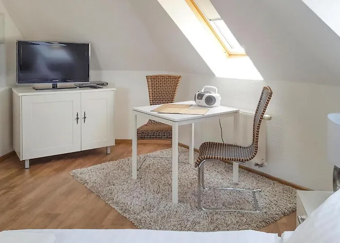 Large, Comfortable Villa, Private Garden *