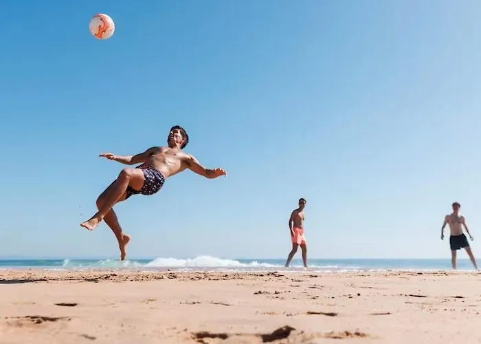 Large, Comfortable Villa, Private Garden Casa vacanze